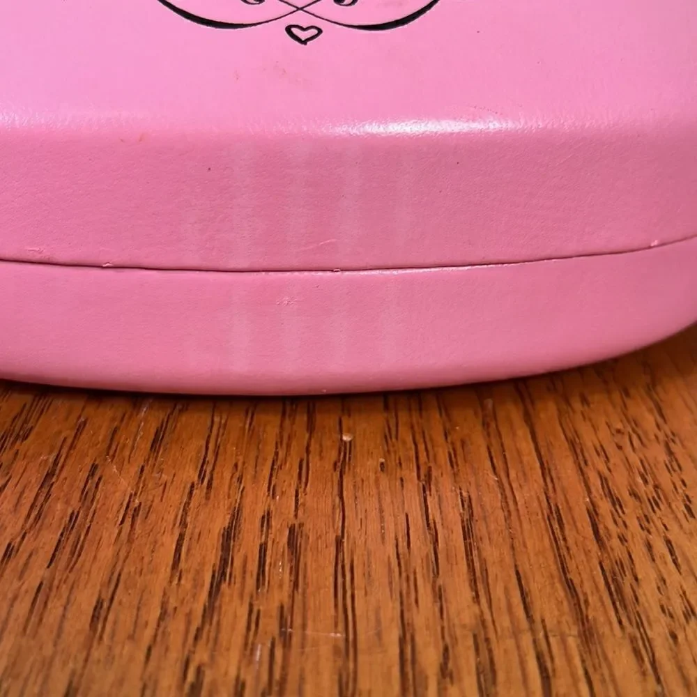 Phoebe Couture sunglasses case in Bubblegum Pink